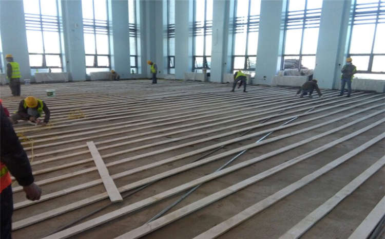 指接板籃球場木地板多少錢一平米?