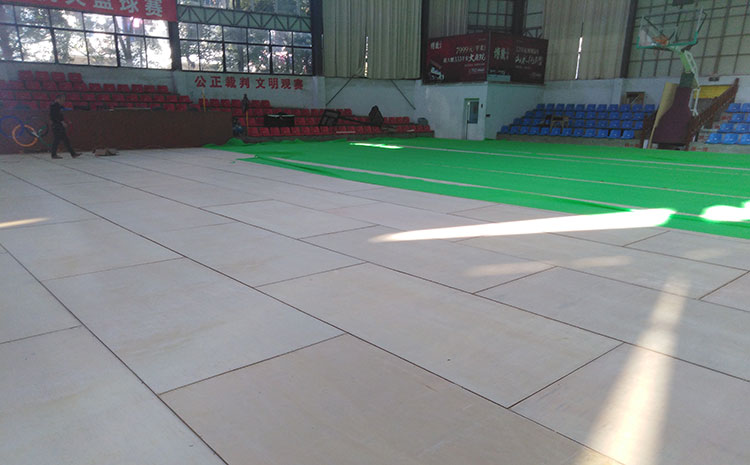 楓樺木運動籃球地板價格是多少錢?