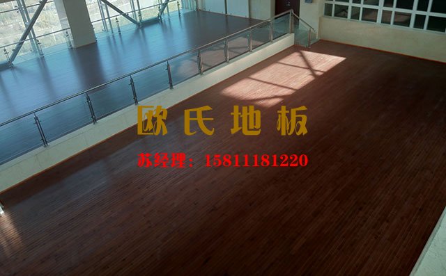 舞臺(tái)木地板不防滑怎么辦？看看廠家的做法