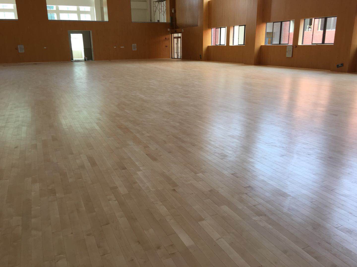 好木材成就好運(yùn)動木地板，這里的楓木材質(zhì)全球信賴