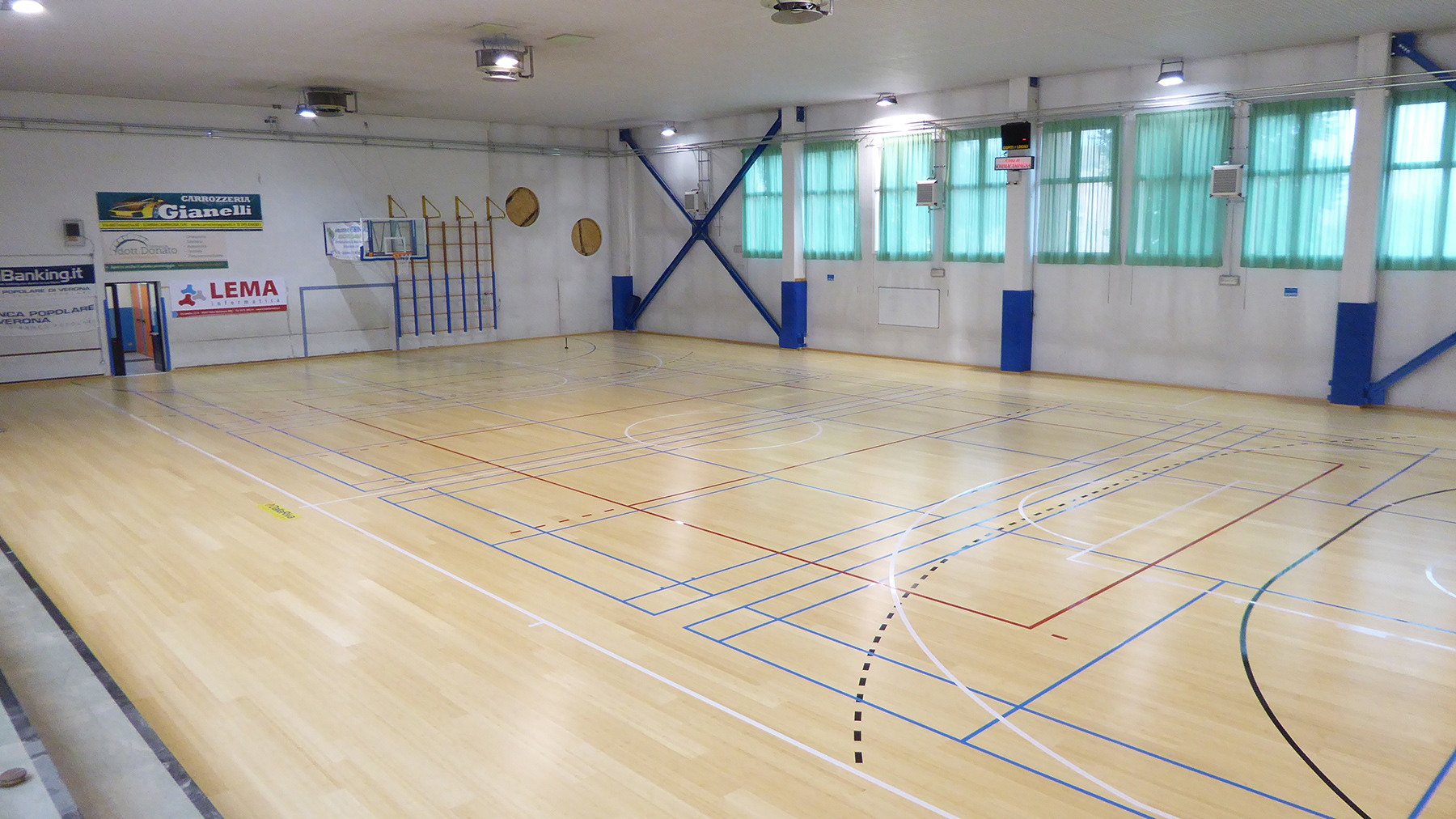 籃球館實木運動地板產生裂縫應如何處理