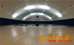 學校風雨操場實木運動地板多少錢合適