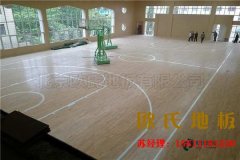 如何控制籃球木地板的色差問題